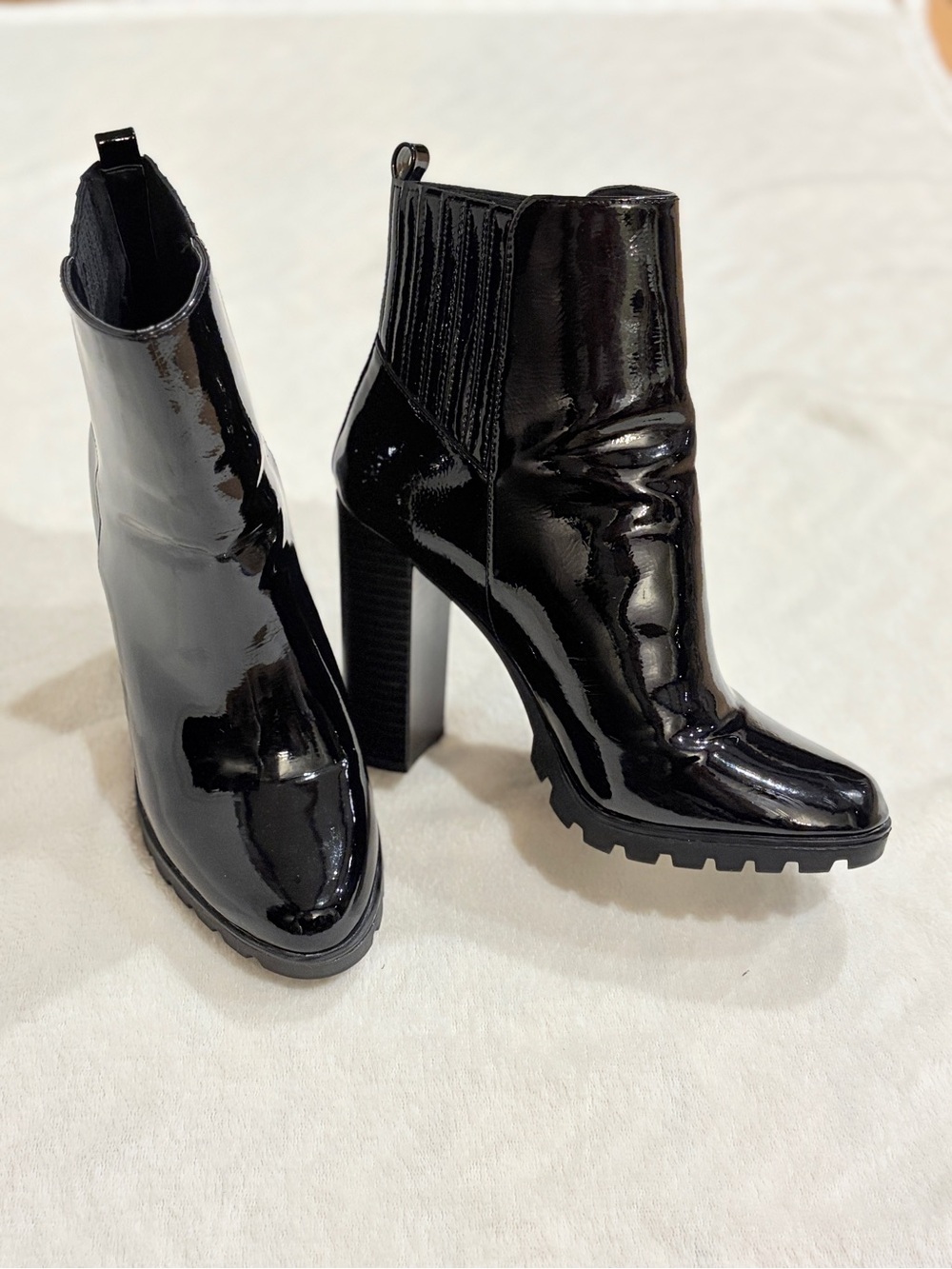 JustFab Ange Black Patent Leather Lug Sole Chunky Block Heel Booties Size 10